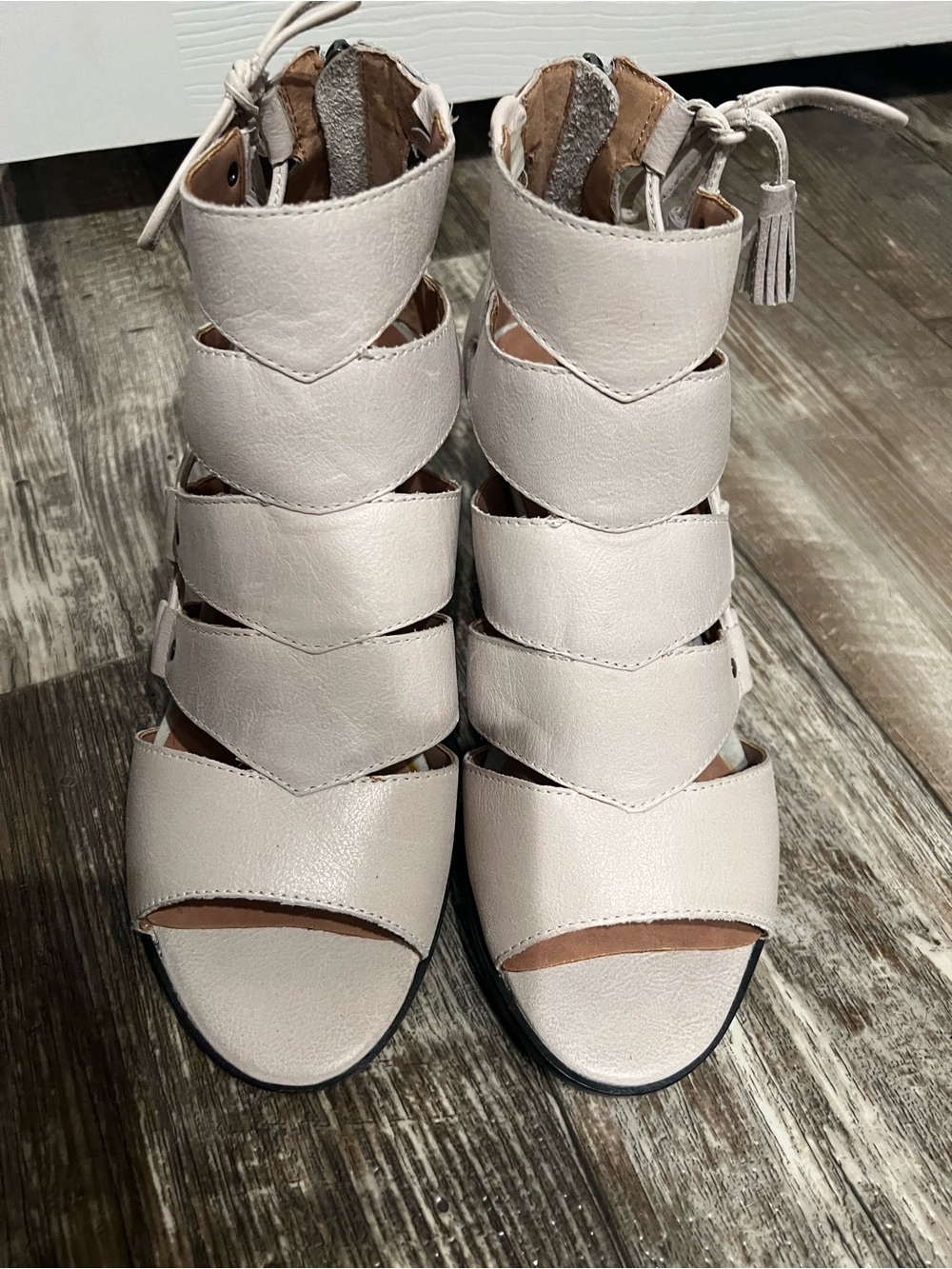 Tatiana Leather Strappy Block Heel Sandals in Light Beige Size 8